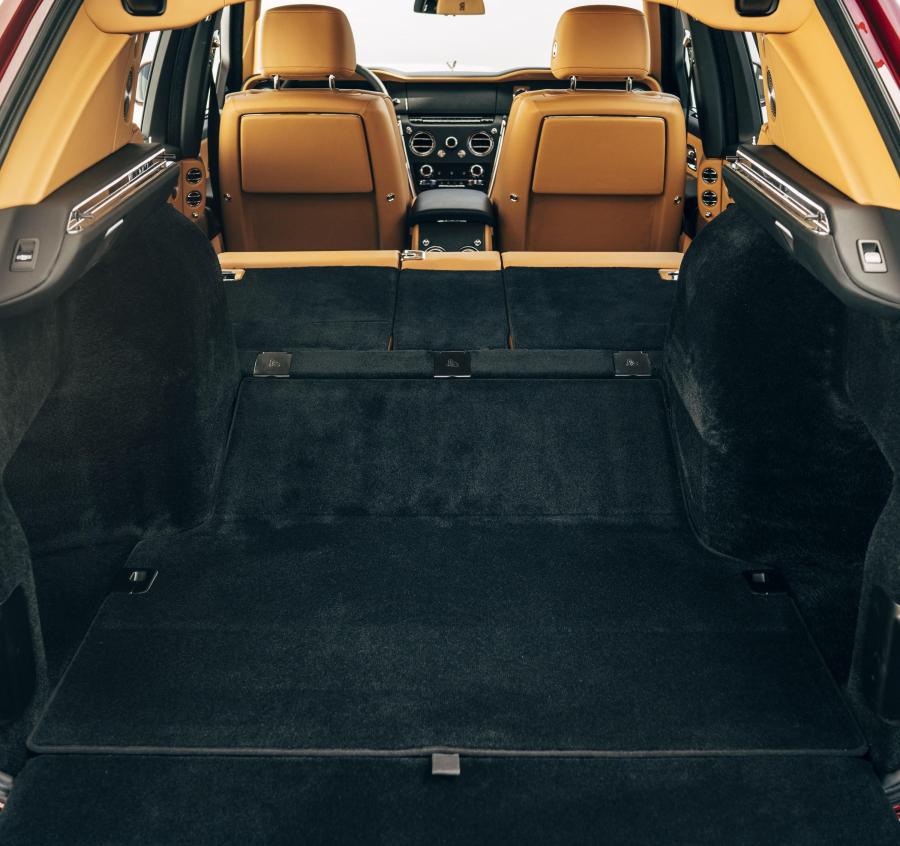 Багажник Rolls-Royce Cullinan 2018 года  (WW) (фото 28 из 35)